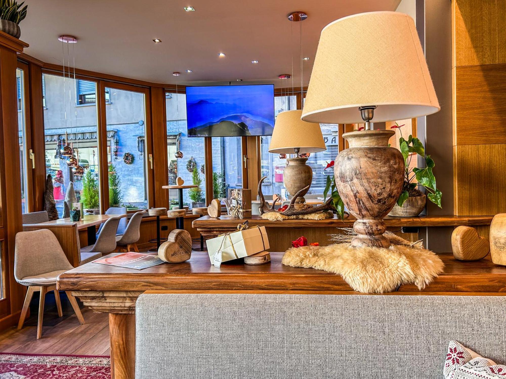 Hotel Moderno Restaurant เซรีนา ภายนอก รูปภาพ